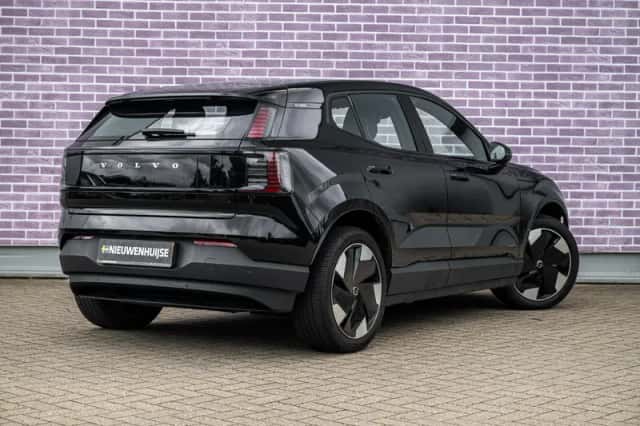 Volvo EX30 (2024) thumbnail 2