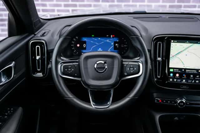 Volvo XC40 (2022) thumbnail 5