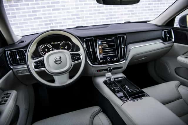 Volvo V60 (2021) thumbnail 12