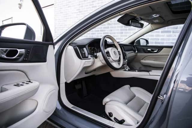Volvo V60 (2021) thumbnail 17