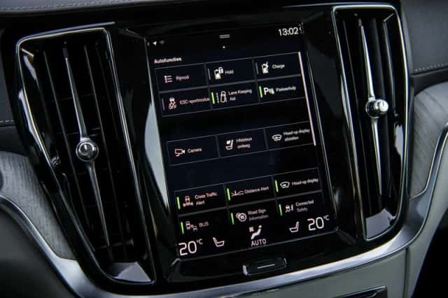 Volvo V60 (2021) thumbnail 18
