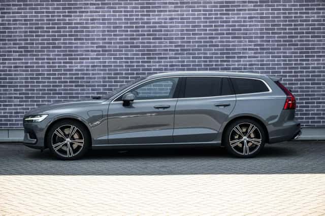 Volvo V60 (2021) thumbnail 6