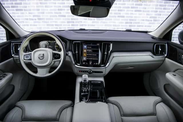 Volvo V60 (2021) thumbnail 7