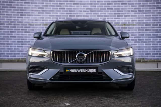 Volvo V60 (2021) thumbnail 10