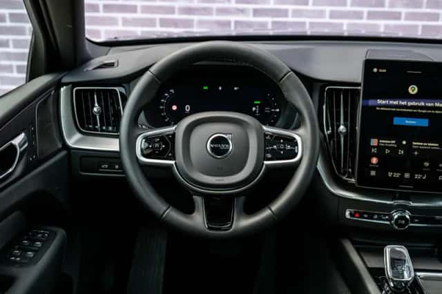 Volvo XC60 (2026) thumbnail 3