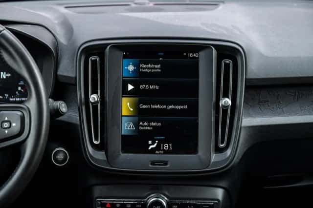 Volvo XC40 (2021) thumbnail 14
