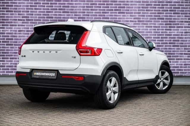 Volvo XC40 (2021) thumbnail 4