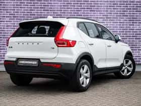 Volvo XC40 thumbnail 4