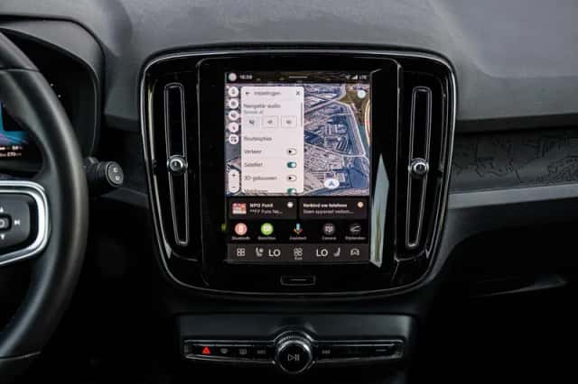 Volvo XC40 (2023) thumbnail 11
