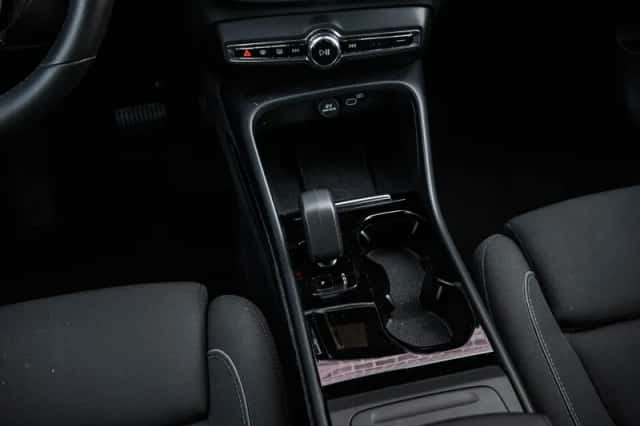 Volvo XC40 (2023) thumbnail 13