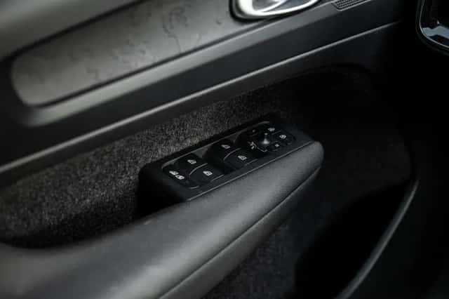 Volvo XC40 (2023) thumbnail 17