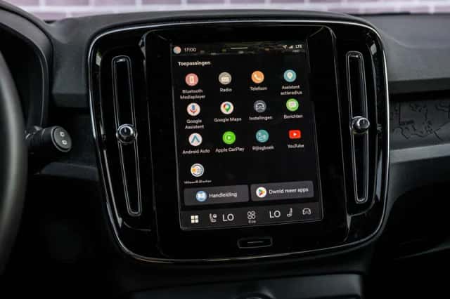 Volvo XC40 (2023) thumbnail 22