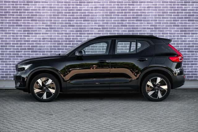 Volvo XC40 (2023) thumbnail 4