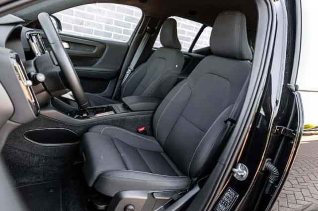 Volvo XC40 (2023) thumbnail 6