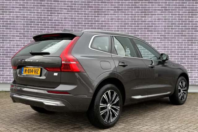 Volvo XC60 (2021) thumbnail 2