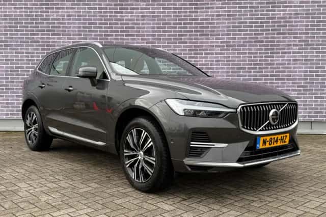 Volvo XC60 (2021) thumbnail 3
