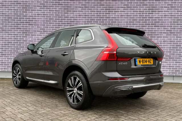 Volvo XC60 (2021) thumbnail 4