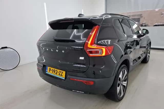 Volvo XC40 (2022) thumbnail 2