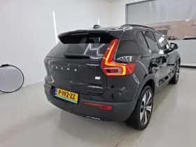 Volvo XC40 thumbnail 2