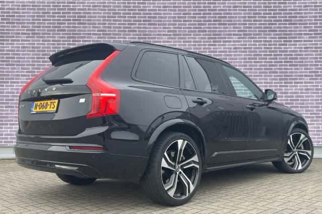 Volvo XC90 (2022) thumbnail 4