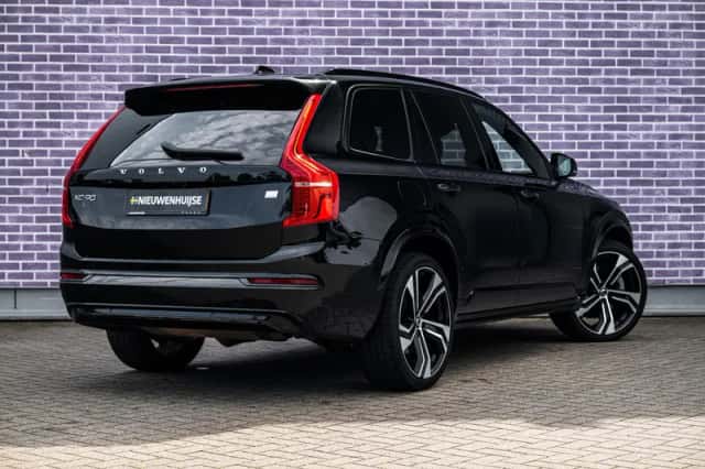 Volvo XC90 (2022) thumbnail 4