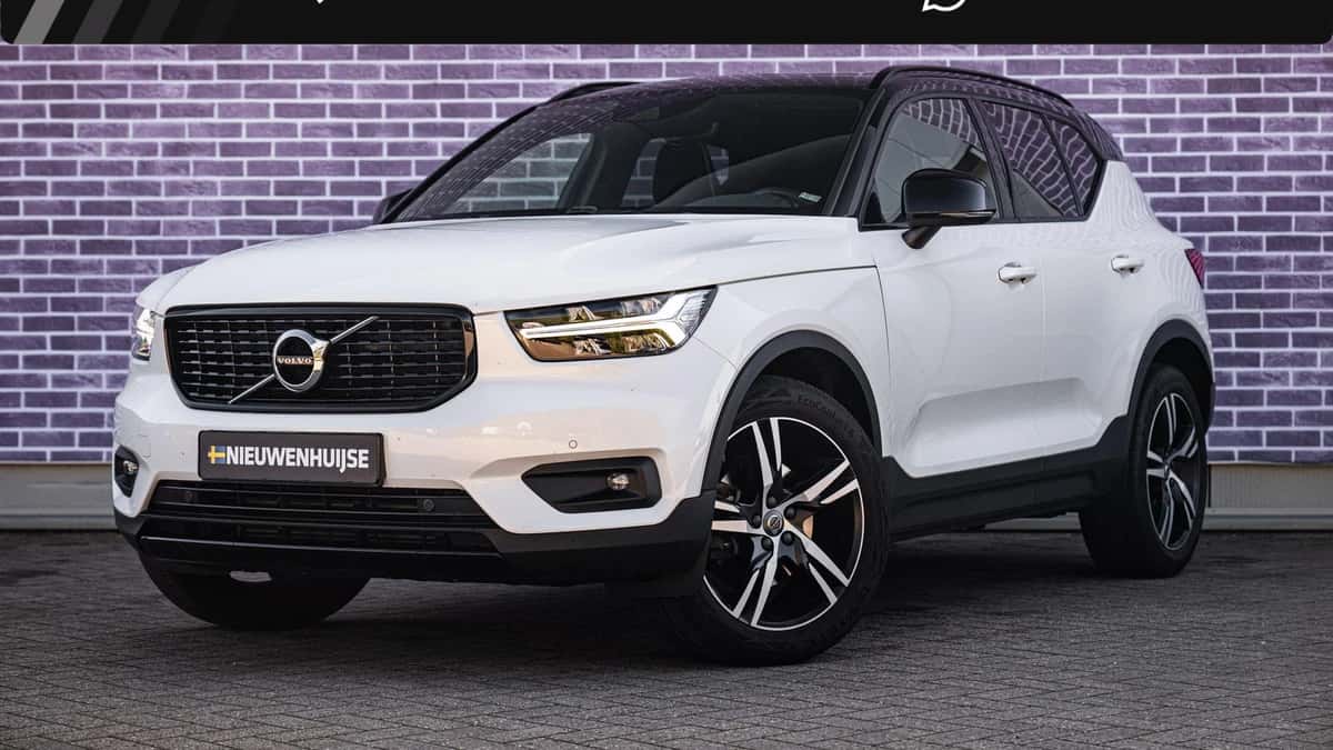 Volvo XC40 — foto 1