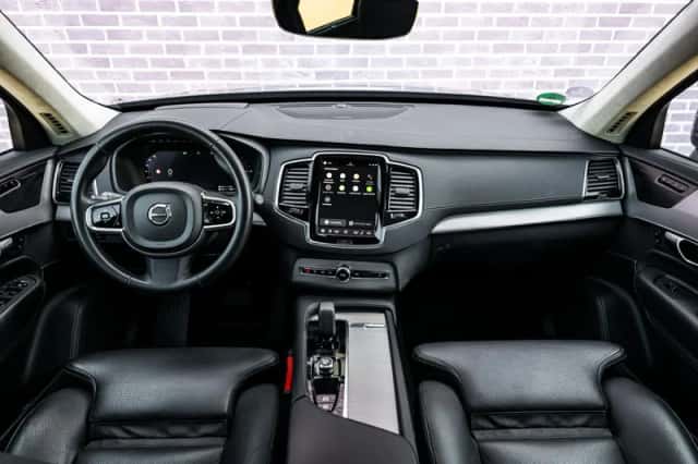 Volvo XC90 (2023) thumbnail 5