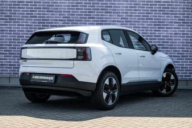 Volvo EX30 (2026) thumbnail 3