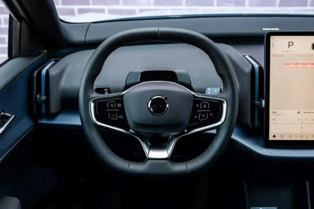 Volvo EX30 (2026) thumbnail 4