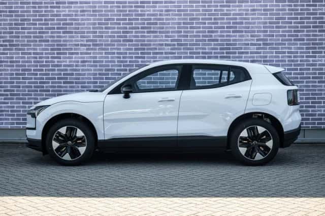 Volvo EX30 (2026) thumbnail 5