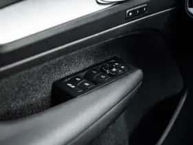 Volvo XC40 thumbnail 25