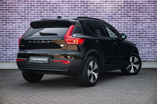 Volvo XC40 (2022) thumbnail 4