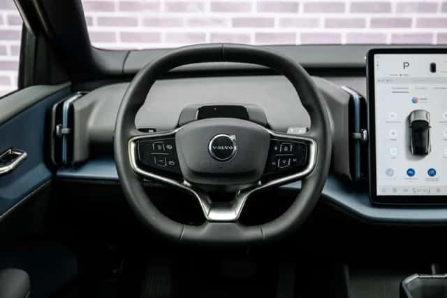 Volvo EX30 (2025) thumbnail 5