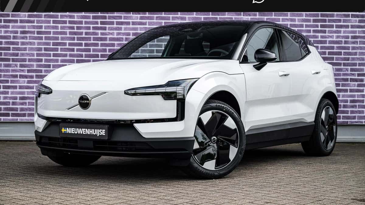 Volvo EX30 — foto 1