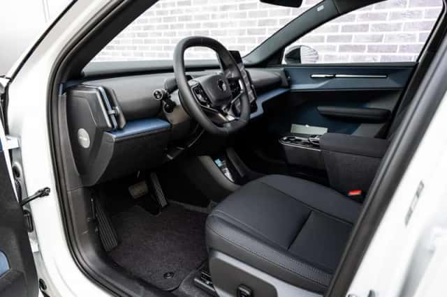 Volvo EX30 (2026) thumbnail 15