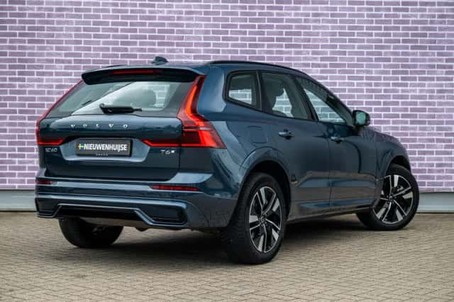 Volvo XC60 (2025) thumbnail 2