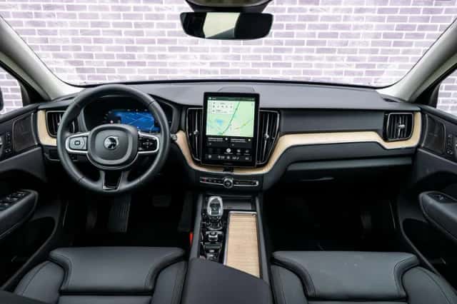Volvo XC60 (2025) thumbnail 5