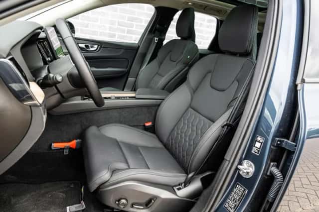 Volvo XC60 (2025) thumbnail 6