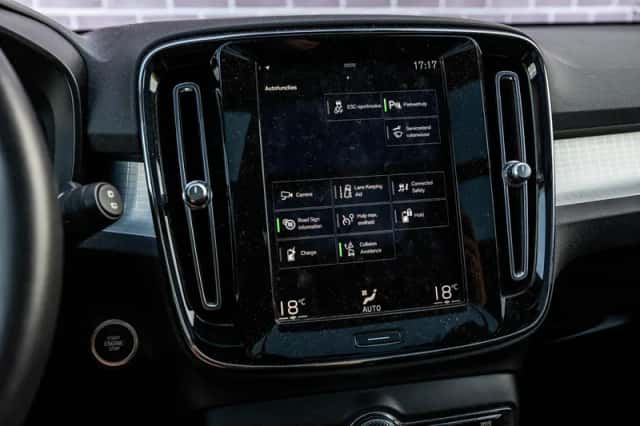 Volvo XC40 (2021) thumbnail 19