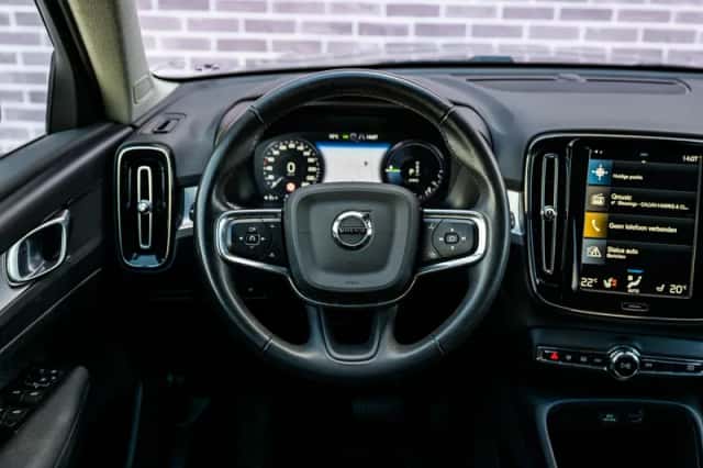 Volvo XC40 (2022) thumbnail 5
