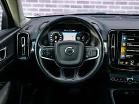 Volvo XC40 thumbnail 5