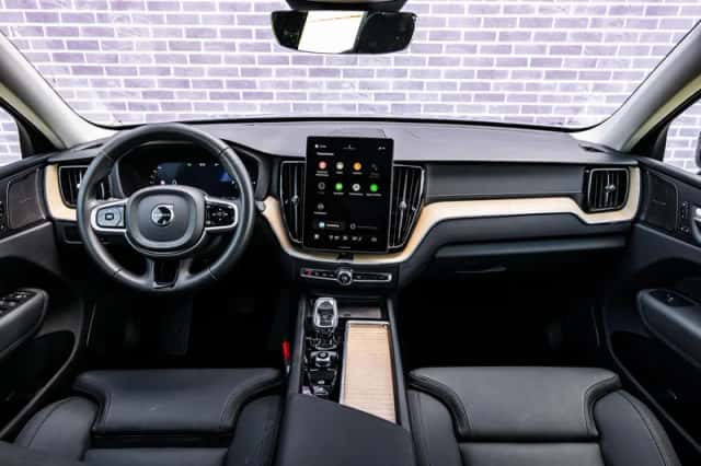 Volvo XC60 (2025) thumbnail 5