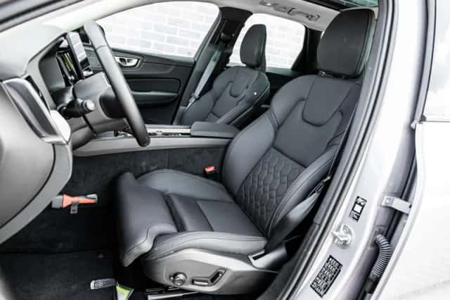 Volvo XC60 (2025) thumbnail 6