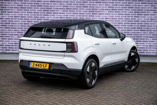 Volvo EX30 (2024) thumbnail 17