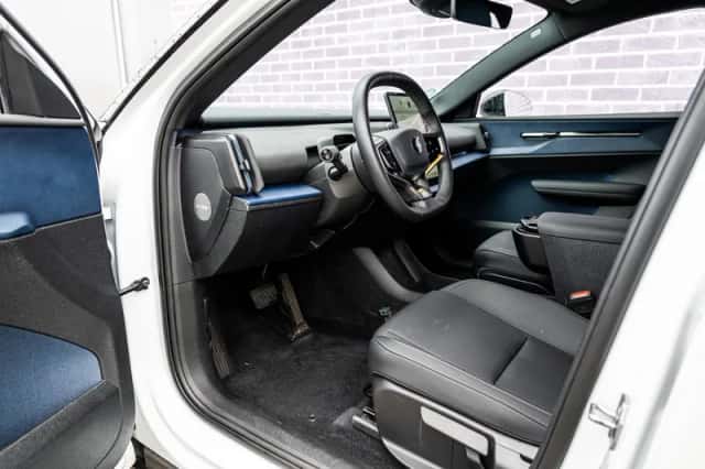 Volvo EX30 (2024) thumbnail 18