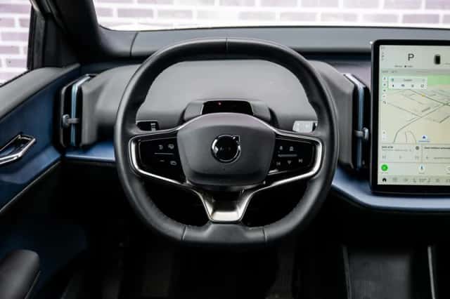 Volvo EX30 (2024) thumbnail 3