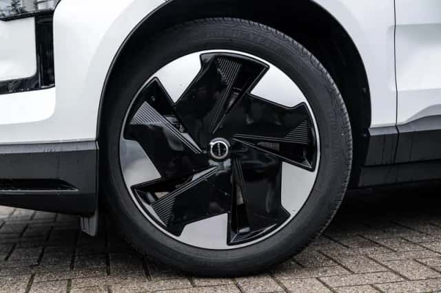 Volvo EX30 (2024) thumbnail 27