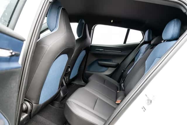 Volvo EX30 (2024) thumbnail 7