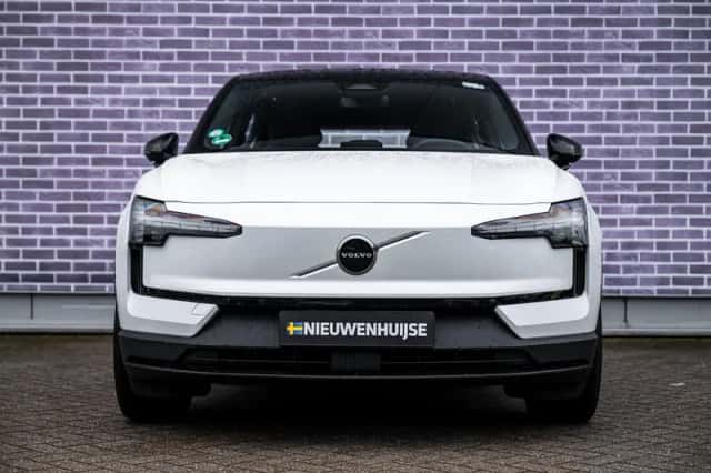 Volvo EX30 (2024) thumbnail 8