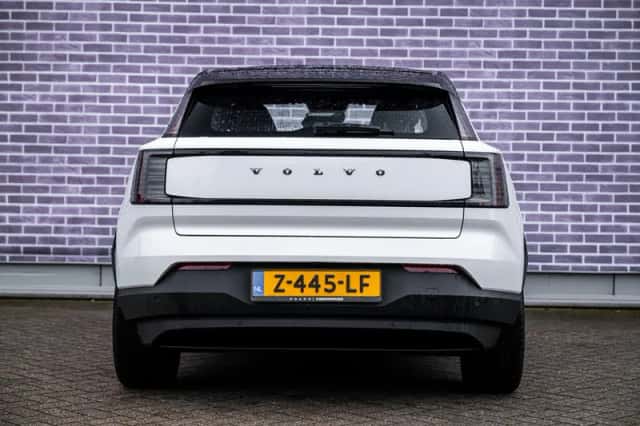 Volvo EX30 (2024) thumbnail 9